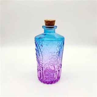 装飾的なディフューザーボトル